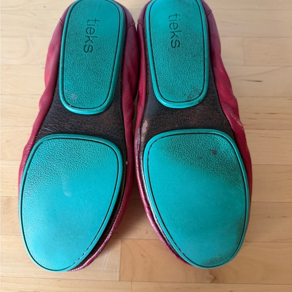 Tieks Cardinal Red size 8 Ballet Flats - Picture 4 of 4
